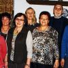 Ehrung und Abschied bei Nipro Glass: Personalleiterin Renate Bonfig (Fünfte von links) und Betriebsratsvorsitzender Bernd Müller (rechts) dankten (von links) Heidemarie Amthor, Udo Wagner (25 Jahre), Helene Schmitt, Berta Heusinger, Elisabeth Peschel, Karola Bronnsack, Günter Seit, Gerhard Schölzke (40 Jahre).