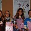 Glückwünsche für die besten Vorleserinnen: In den sechsten Klassen des Rhön-Gymnasiums zeichnete Schulleiterin Edith Degenhardt (von links) Carolin Vogt, Stella Hornung, Vorleseheldin Petra Jakobi, Katharina Schwabe und Natalie Demling aus.