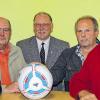 40 Jahre dabei: (von links) Manfred Nöth, Adam Tomkiewitsch, BLSV-Vertreter Rainer Werner und Roland Back. Winfried Hein (rechts) bekam für langjährige Vorstandstätigkeit die Verdienstnadel in Gold.