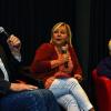 Diskussionsrunde: Kurzweilig berichteten beim Festakt anlässlich 40 Jahre Maria-Probst-Fachschule für Heilerziehungspflege und -pflegehilfe in Eisingen, moderiert von Heike Mix (Mitte), Ludger Langenhorst als Schüler des ersten Abschlussjahrgangs 1972 (links) und die 83-jährige Lydia Meister als Bewohnerin seit 3. Mai 1972 (rechts) von ihren persönlichen Erfahrungen.