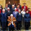 (cs)   Pfarrerin Beate Hofmann-Landgraf bat die Jubelkonfirmanden anlässlich der silbernen, goldenen, diamantenen, eisernen, gnadenen und Kronjuwelen-Konfirmation in der Rothäuser Kirche an den Tisch des Herrn. Vor 25 Jahren wurden Michael Bohn, Andreas Kraus, Melanie Pomp und Christine Jäger konfirmiert. Die goldene Konfirmation feierten Gisela Morawe-Saal, Gerhard Hey und Christl Jucht. Zur diamantenen Konfirmation durfte man Irmgard Schön, Kurt Jucht, Irmgard Schmitt und Irmgard Seifert gratulieren. Margot Schäfer und Edgar Ruck waren die eisernen Konfirmanden, Artur Deckert und Herta Hartmann feierten die gnadene Konfirmation. Vor 75 Jahren wurden Lore Anding und Gerhard Henkel konfirmiert.