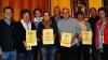 Ehrennadel und Urkunde: Vorsitzender Ernst Groß (links) und BLSV-Kreisvorsitzende Hildegard Schlez (rechts) ehrten Irene Lipkowitz, Christa Bitterer, Andrea Huntscha, Hans Günther Reinfels, Freddy Awtorkow, Evi Kleemann und Günther Meyer für ihre Verdienste um den Turnverein Uffenheim.