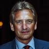 Matthias Gensior, Präsident der Gesellschaft für Ästhetische Chirurgie Deutschland (GÄCD), posiert am 18.10.2012 in Rust für den Fotografen. Nach Angaben der Gesellschaft gehen Männer in Deutschland immer häufiger zum Schönheitschirurgen.
