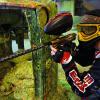 So sieht ein ambitionierter Paintball-Sportler aus: Ihre Schussapparate nennen die Spieler Markierer. Unbekannte verballern im Raum Gerolzhofen ihre Farbklecks-Munition aber nicht auf Gegenspieler, sondern auf Verkehrsschilder.