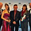 Ehrenpreis des Landkreises für das Weingut Dorsch (von links): Landrat Eberhard Nuß, Weinkönigin Melanie Dietrich, Ulrich und Petra Dorsch sowie Weinbauverbandspräsident Artur Steinmann.