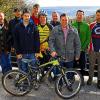 Zufrieden mit dem Prüfergebnis: Auf dem Bild von links Udo Baumann, Thorsten Riecke, Markus Neumann, Moritz Hammer, Josua Hein, Michael Beer, Mario Ladu, Thomas Kleinjohann, Klaus Neumann; es fehlen Hans und Bastian Denner (Strahlungen, "Schreinerarbeiten"), Christoph Rothhaupt (Lebenhan, "Erdarbeiten").