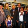 Eröffnung von „Schönes und Süßes“: Das Bild zeigt (von links) Gerolzhofens Bürgermeisterin Irmgard Krammer, Geschäftsinhaberin Bianca Kühl, den Vorsitzenden von gerolzhofenAKTIV, Rudi Kühl, René Kühl, die ehemalige Inhaberin des „Scherbenhaufens“, Juanitte Kühl, sowie Christiane Kühl mit den Kindern Franziska (vorne) und Patricia.