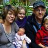 Emma-Marie heißt das zweite gemeinsame Kind von Carina (22) und Uwe Schmitt (41) aus Oberstreu. Am 30. Oktober wurde das Baby in der Kreisklinik Bad Neustadt geboren, 49 Zentimeter groß und 2770 Gramm schwer. Dass Maurice (3) und Sophie (5, Carinas Tochter) ein Schwesterchen bekommen, wussten die Eltern.