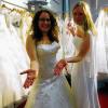 Ganz in Weiß: Die Suche von Verena Hilbert und Julia Knübel nach dem perfekten Kleid endete im Atelier Sposabella.