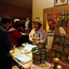 Das Bienenleben ist kein Honigschlecken mehr: Viele Informationen über die Bedeutung der Bienen für den Menschen und ihr Gefährdetsein enthielten der Kinofilm „More than honey“ sowie der informative Stand des Imkervereins in den Stadtsaal-Lichtspielen.