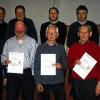 Ehrungen für treue Mitglieder: Norbert Kahl (oben von links), Vorsitzender des SV Wiesenbronn, zeichnet Bernd Scheufens, Axel Klein und Dietmar Paul sowie (unten von links) Arthur Kieser, Fritz Fröhlich, Rudi Wilhelm, Bruno Stapf und Reinhard Fröhlich mit Vereinsehrennadeln für Mitgliedszeiten zwischen 25 und 60 Jahren aus.