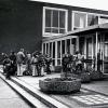 Zurück in die 1970er Jahre: Das Archivfoto zeigt die Hauger Schule vor 36 Jahren, Anfang Februar 1977.