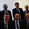 Kompetent aber eng: Im TTZ ist man nicht auf größere Besuchergruppen eingestellt. Unser Foto zeigt (sitzend von links) Bruno Altrichter, Günther Felbinger, Hubert Aiwanger, Thomas Habermann, Ansgar Ackva; (stehend von links) Projektmanager Sebastian Martin, Kurt Haßfurter, Jörg Geier vom Landratsamt, Ulrich Leber.