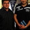 15 Jahre Schiedsrichter: Harald Fischer (links), Vorsitzender der DJK Breitenbach-Mitgenfeld, ehrte Michael Vollbrecht.