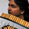 (lena)   Roberto Antela Martinez spielt am Donnerstag, 21. März, um 19 Uhr im Alten Amtshaus auf der größten Panflöte der Welt mit integriertem Didgeridoo und auf einer ebenfalls weltweit einzigartigen Glaspanflöte. Das Publikum erwarten klassische Werke, Gospels, christliche Lieder, Hirtenweisen und meditative Stücke. Die Panflöte ist eines der ältesten Instrumente der Welt. Ihr samtweicher, geheimnisvoller Klang ergreift und verzaubert die Menschen. Der Eintritt ist frei, um Spenden wird gebeten. Der gesamte Spendenerlös ist für die Hospizarbeit bestimmt.