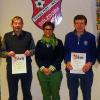 Ausgezeichnet: Für ihre Verdienste und der langjährigen Treue zum Verein ehrten die Mitglieder der Spielvereinigung Rot-Weiß Sulzdorf Berthold Schneider für 60 Jahre (nicht im Bild), Walter Schad (50 Jahre), Rudi Heinrich, Hans Schätzlein (40 Jahre) und Michael Kriegsmann (25 Jahre). Mit im Bild Bürgermeisterin Angelika Götz (Mitte).