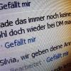 Den Kunden im Nacken: Kommentare auf der Seite des Drogeriemarktes Rossmann im sozialen Netzwerk Facebook.DPA