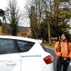 Der Oktokopter hebt ab: „Chief Pilot“ Manuel Heiduczek (links) und Marc Petersen vom Bayerischen Fernsehen steuern die Drohne für die Filmaufnahmen über das Bürgerbräugelände. in der Frankfurter Straße.