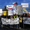 Lärm – nein, danke: Am Freitag demonstrierten weit über 100 besorgte Menschen gegen weitere Lärmbelästigungen am Flugplatz Breitenau durch die Erweiterung der Brose Gruppe in Bamberg.