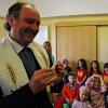 Kindergarteneinweihung: Pfarrer Paul Kowol segnete die Räume des Kindergartens St. Andreas.