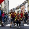 Gut behelmt: Im Gruppen-Look macht das Skaten gleich noch viel mehr Spaß.