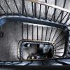 Kostenspirale? Das Waigolshäuser Bahnhofsgebäude mit seinem großzügigen Treppenhaus hat sicher Potenzial, ist aber stark sanierungsbedürftig.
