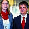 Jubiläum zu feiern: Die Geschäftsstelle Wombach der Sparkasse Mainfranken besteht 25 Jahre und seit 25 Jahren leitet sie Michael Zimmermann, hier mit Kollegin Christina Bayer.