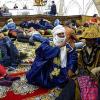 Die neue Marokko-Lounge: Hier können sich Festival-Besucher ausruhen und ins Gespräch kommen – zum Beispiel mit Tuareg Alhous Ag Tajou (Mitte).