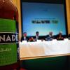 Pressekonferenz der Oetker-Gruppe: Bionade gab's für die Presse; bei Infos zur Rhöner Biobrause zeigte man sich sparsamer.Fotos: Deppisch
