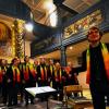 (zis)   Der Gospelchor des Dekanats Kitzingen „Get on Board“ unter der Leitung von Maximilian Mauder lädt zum Sommerkonzert am Sonntag, 30. Juni, um 18 Uhr in die Sankt-Michael-Kirche auf dem Schwanberg ein. In seinem einstündigen Konzert präsentiert der Chor ein abwechslungsreiches Repertoire mit traditionellen Spirituals in modernen Arrangements und poppigen Gospelsongs, a cappella oder mit Klavierbegleitung. Das Publikum ist eingeladen, mitzusingen, mitzuklatschen oder einfach nur still zu genießen, wie es in der Ankündigung heißt. Der Eintritt ist frei.