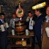 Erfolgreiche Bierprobe: Das Festbier ist gut, ist die Meinung von (von links) Gesamtverkaufsleiter Thomas Müller, Landrat Thomas Schiebel, Gebietsverkaufsleiter Ralf Rosenberger, Braumeister Manuel Müller, Festwirt Franz Widmann und Bürgermeister Georg Ondrasch.
