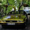 Zurück in die Zukunft: In dem Science-Fiction-Film von 1985 unternahm Marty McFly (Michael J. Fox) in einem DeLorean DMC 12 seine legendären Zeitreisen. Diese Aufnahme stammt von der Boxberg Klassik 2012, diesmal ist ein DeLorean mit zwei jungen Damen am Start.