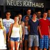 Frisch ans Werk: Unter Leitung von Oberbürgermeister Udo Glatthaar (links) startete der neu verpflichtete Jugendgemeinderat mit vielen neuen Themen und Ideen in die Amtsperiode.