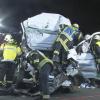 In der Nacht zum Mittwoch wurde eine Frau getötet, als ein Sprinter auf einen Lkw auffuhr.