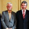 Neuer Mann: Dr. Walter Konrad (Zweiter von links) löst Paul Spengler (Zweiter von rechts) ab. Clemens Lückemann (links) und Anna Maria Stadler bedankten sich bei beiden.