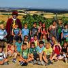 Geschichtsstunde: Erst- und Zweitklässler der Grundschule „Am Zabelstein“ machten eine Wanderung nach Neuhof, wo sie der „Ritter vom Zabelstein“ erwartete.