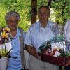 Gratulanten: Hildegard Müller (links), als Vertreterin des Pfarrgemeinderates, beglückwünschte mit Bürgermeister Alfred Frank (rechts) das Diamant-Jubelpaar Frieda und Alfred Vogt.