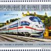 (mr)   Eisenbahnfreund Günther Klebes aus Erlangen sammelt fast alles, was mit der Bahn zu tun hat. So auch Eisenbahn-Motiv-Briefmarken und -Telefonkarten. Jetzt entdeckte er bei einer belgischen Internet-Auktion einen Briefmarken-Kleinbogen aus dem Jahr 2011, auf dem ein ICE 3 vor der Würzburger Festung Marienberg abgebildet ist. Der Anbieter selbst war aus Holland. Klebes bot als einziger und ersteigerte das kuriose Stück für sieben Euro. „Es kommt oft vor, dass auf Briefmarken exotischer Staaten Bahnen oder Lokomotiven europäischer oder amerikanischer Herkunft abgebildet sind“, erklärt Klebes. Diese Staaten hätten selbst oft keine eigene Eisenbahn. Guinea ist eine ehemals französische Kolonie in Westafrika. Es gab dort mal 600 Kilometer Eisenbahnstrecken, darunter die Nigerbahn, die heute aber fast alle eingestellt sind. Seit ein paar Jahren wird an einer neuen Linie gebaut. Beim 65-jährigen Günther Klebes zuhause stehen Modelle und historische Uniformmützen, die so genannten „Rotkäppchen“, neben zahllosen selbst geschossenen Fotos und Alben voll einschlägiger Telefonkarten und Briefmarken. Seine Sammellust für Bahn-Briefmarken ist übrigens kein Einzelfall: Es gibt sogar eigene Ausstellungen für Eisenbahn-Philatelisten.