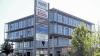 Dienstleistungszentrum: Markantes Eingangstor in den Industrie- und Gewerbepark Maintal in der Amsterdamstraße 2.