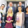 (hg)   Die Firma WISAG-Gebäudereinigung Rhön freut sich über den Berufsstart ihrer neuen Auszubildenden. Sechs junge Menschen aus Franken, dem benachbarten Hessen und aus Thüringen haben im September ihre Ausbildung in der Regionalgesellschaft mit Sitz in Bad Neustadt begonnen. In drei Jahren werden drei junge Männer nun den Beruf des Gebäudereinigers erlernen. Drei junge Berufseinsteigerinnen werden als Kauffrau für Bürokommunikation oder Bürokauffrau ausgebildet. Am Willkommenstag in der Firma bereitete Geschäftsführerin Sigrid Then gemeinsam mit den Ausbildern, Gebäudereinigermeistern und den Niederlassungsleitern, den Azubis einen herzlichen Empfang. Die Berufseinsteiger erwartet nun eine abwechslungsreiche Ausbildung, in der sie die verschiedenen Abteilungen der Firma kennenlernen und diverse Schulungen absolvieren. Auf die jungen Menschen warten darüber hinaus nicht nur spannende Aufgaben, sondern auch berufliche Perspektiven. Denn die WISAG hat sich nach eigenen Aussagen zum Ziel gesetzt, bis zum Jahr 2020 offene Führungspositionen vor allem aus den eigenen Reihen zu besetzen. Dafür investiert das Unternehmen in Qualifizierung und Weiterentwicklung ihrer Mitarbeiter. Im Bild vorne von links Sabrina Schulz (Niederlassung Würzburg); Sarah Wirsing (Verwaltung); Vanessa Jolanta Kusiek (Niederlassung Nürnberg); Sigrid Then (Geschäftsführerin der WISAG Gebäudereinigung Rhön); hinten von links Domenik Gemein (Niederlassung Erfurt); Nikolaus Schüssler (Niederlassungsleiter Nürnberg); Konrad Eppler (Gebäudereinigermeister); Niko Volcevski (Niederlassung Fulda).