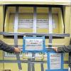 Marco und Svenja Ebert sind ratlos: Sie würden den Container gerne loswerden, die Rechtslage ist aber kompliziert.