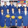 Das Zweitliga-Team der Würzburger Wasserballer: (hinten von links) Jonas Fehn, Jan Gäbler, Matthias Försch, Daniel Schwinning, Julian Langguth, Benjamin Flammensberger und Joshua Hofmann sowie (vorne von links) Teamarzt Dr. Ralf Schauer, Cesar Belloso, Elias Dewald, Riccardo Klopfer, Ivo Wallaschek, Robert Seifert und Trainer Jaro Marton.
