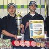 Stolz präsentiert das Metzgerteam seine Auszeichnungen (von links): Hans-Peter Seitz, Christian Fuchs, Simon Englerth und Günter Baumeister  von Bauer's Brotzeit.