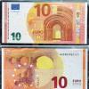 Facelift für den Zehner: Vorder- und Rückseite eines übergroßen Duplikats der neuen Zehn-Euro-Banknote. Sie wird ab 23. September 2014 in Umlauf kommen.
