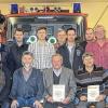 Ehrungen bei der Wehr: Für 25, 40 und 60 Jahre Mitgliedschaft bei der Feuerwehr Rodenbach wurden zahlreiche Mitglieder geehrt. Unser Bild zeigt sie mit (stehend von links) dem federführenden Kommandanten Joachim Mantel, Bürgermeister Ernst Prüße, Kreisbrandinspektor Harald Merz, sowie (stehend von rechts) Kreisbrandrat Manfred Brust, 2. Vorsitzender Maximilian Emrich und dem Kommandanten Rainer Heidenfelder.