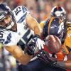 Wer schnappt sich das Ei? Seattles Spieler mit fränkischen Wurzeln, Jermaine Kearse (links), greift sich vor Denvers Nate Irving das Leder.