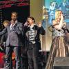 Singen für den guten Zweck: Heike Gündisch, Alfred McKrary, Georgios Bitzios, Anke Katrin Glucharen und Alexander Pfriem auf der Bühne im VCC.