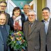 25 Jahre bei der Wohnungsbaugenossenschaft: (von links) Adolf Steigerwald und Elmar Stickelmaier aus dem Vorstand, Jubilarin Roswitha Düring, Erich Schneider, Alfred Hügelschäfer und Peter Kornell aus dem Aufsichtsrat.
