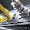 Schneller surfen: Der Ausbau der Internetverbindungen kostet Geld. Politik und Wirtschaft beraten nun darüber, woher es kommen soll.