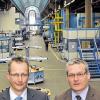 Bekenntnis zum Standort Schweinfurt: Bosch Rexroth Werkleiter Clemens Maginot (links) und Harald Krug, Kaufmännischer Werkleiter, Leiter Lineartechnik.